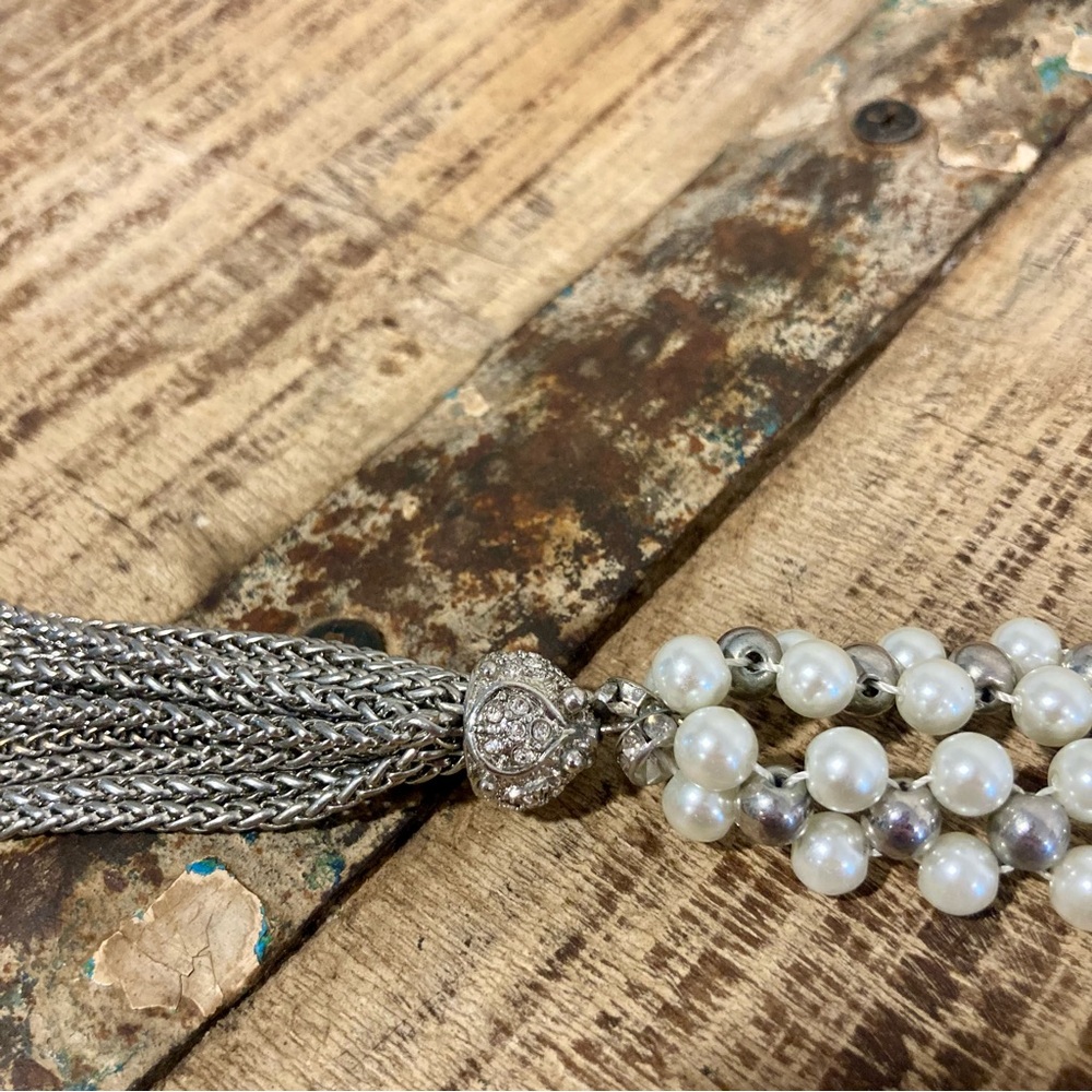 White House Black Market Silver Tone Faux Pearl Rhinestone Tassel Necklace - Picture 11 of 16